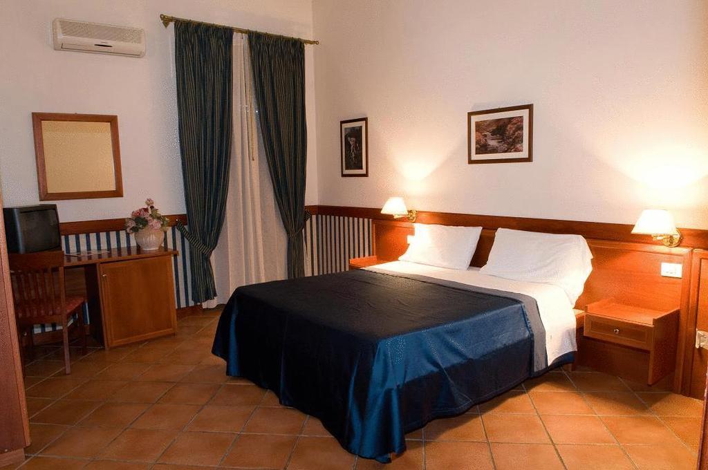 Hotel La Porta Del Mare Tropea Phòng bức ảnh